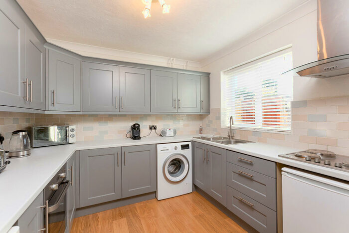 3 Bedroom Semi-Detached House For Sale In Northdown Road, Longfield, Kent, DA3