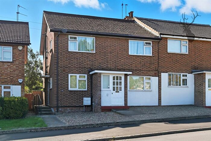 2 Bedroom Flat For Sale In Station Way, Buckhurst Hill, IG9