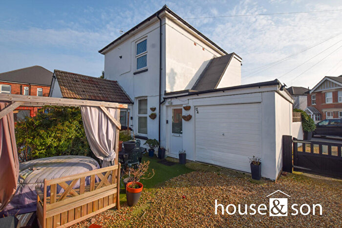 2 Bedroom Apartment To Rent In Bennett Road, Bournemouth, BH8