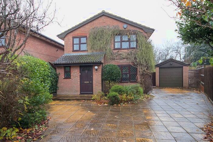 3 Bedroom Detached House To Rent In Foxlands, Blackfield, Southampton SO45