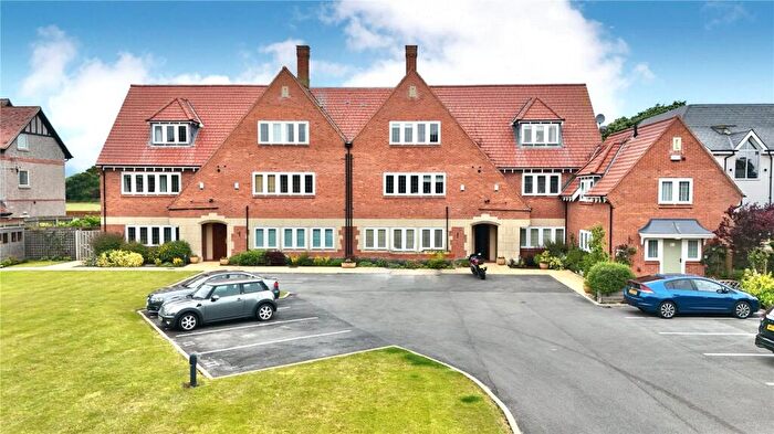 2 Bedroom Apartment To Rent In Meols Drive, Hoylake, Wirral, Merseyside, CH47