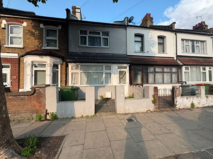 4 Bedroom Terraced House To Rent In St. Martin's Avenue, London, E6