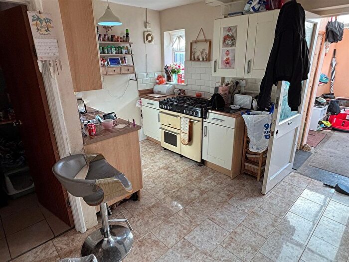 3 Bedroom Semi-detached House For Sale In Sheldon Road, Chippenham, SN14