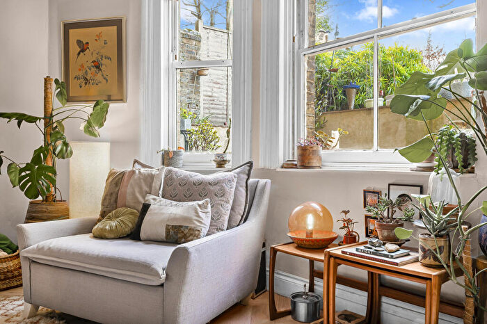 1 Bedroom Flat For Sale In Breakspears Road, London, SE4