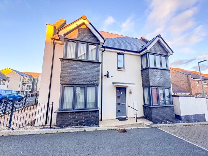 3 Bedroom Semi Detached House For Sale In Calves Garden, Patchway, Bristol, BS34