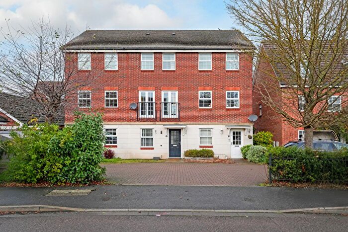 3 Bedroom Town House For Sale In Monks Way, Shireoaks, Worksop, S81