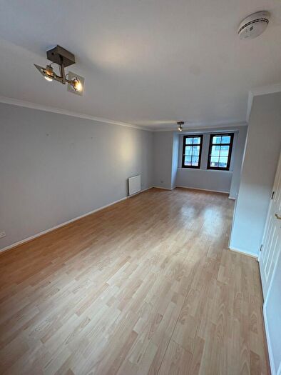 2 Bedroom Flat To Rent In East Cromwell Street, Edinburgh, EH6