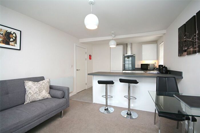 1 Bedroom Flat To Rent In High Street, Cheltenham, Gloucestershire, GL50