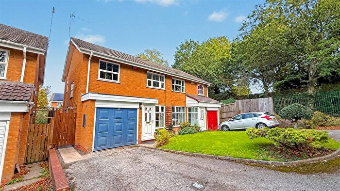 3 Bedroom Semi Detached House For Sale In Berberry Close, Bournville, Birmingham, B30