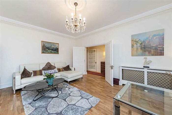 2 Bedroom Flat To Rent In Queen's Gate Terrace, South Kensington, SW7