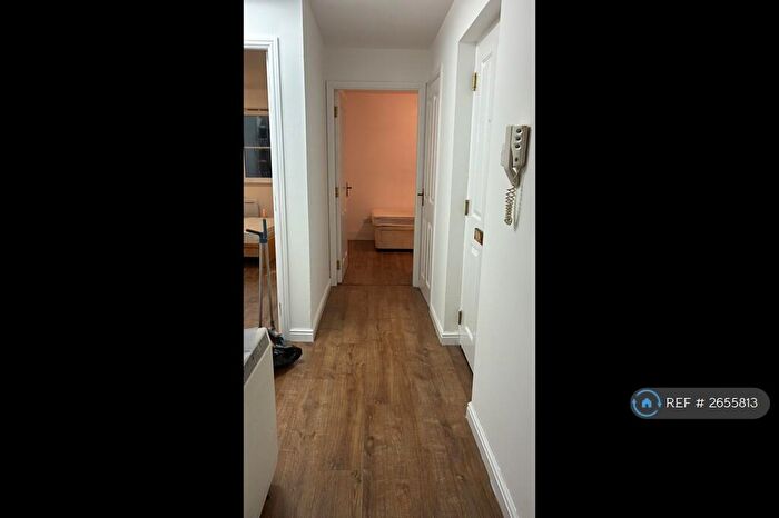 2 Bedroom Flat To Rent In Queens Crescent, Livingston, EH54