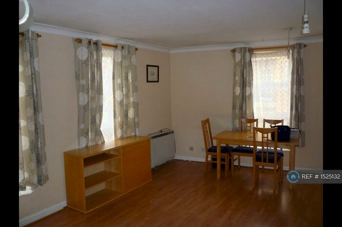 2 Bedroom Flat To Rent In Durell House, London, SE16