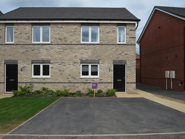 2 Bedroom House To Rent In Munday Lane, Warwick, CV34