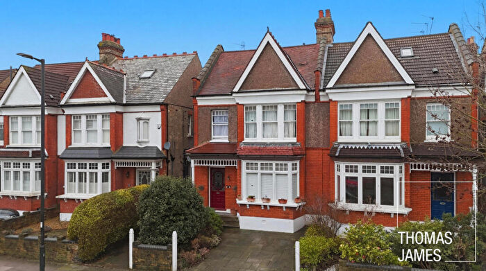 2 Bedroom Flat For Sale In Old Park Road, London, N13
