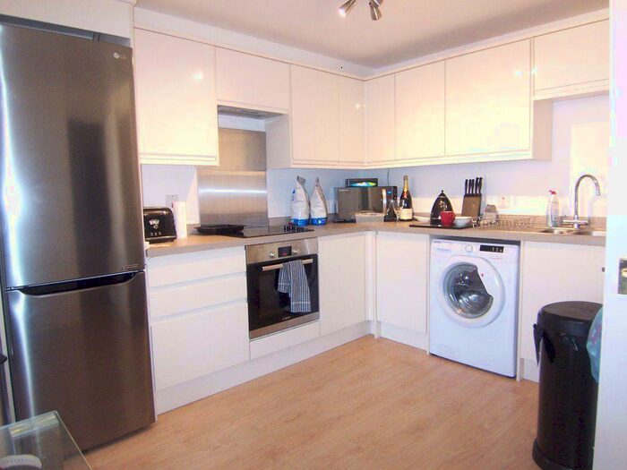 1 Bedroom Apartment To Rent In Carisbrooke House, Royal Quarter, Kingston, KT2