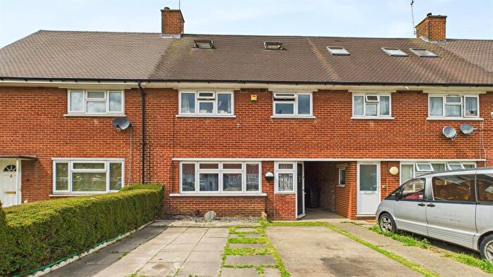 4 Bedroom Terraced House For Sale In Elsinge Road, Enfield, EN1