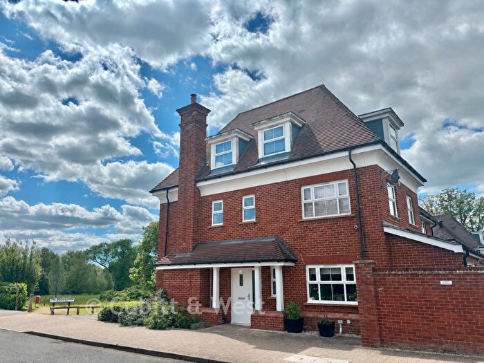4 Bedroom Semi-Detached House For Sale In The Boulevard, Horsham, West Sussex, RH12