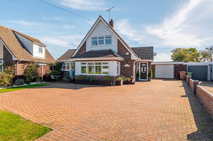 3 Bedroom Detached House For Sale In Poplar Drive, Filby, NR29