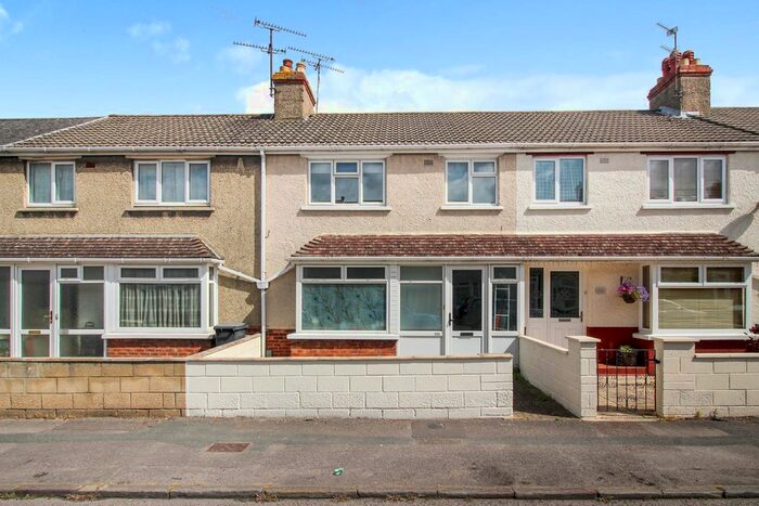 3 Bedroom Terraced House To Rent In Ferndale Road, Ferndale, Swindon, SN2