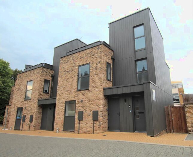 2 Bedroom Semi-Detached House To Rent In Cranbrook Lane() Arnos Grove, N11