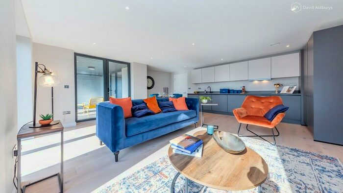 2 Bedroom Apartment To Rent In Tottenham Lane, Crouch End, London, N8