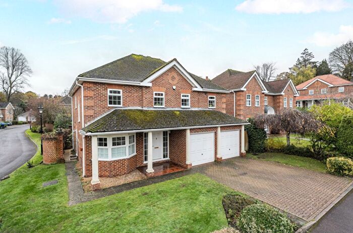 4 Bedroom Detached House For Sale In Woking, Surrey, GU22