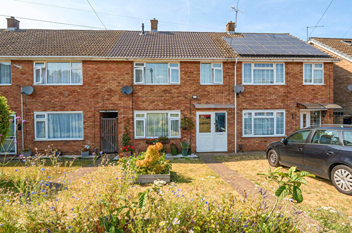 3 Bedroom Terraced House For Sale In Marlin Road, Luton, Bedfordshire, LU4