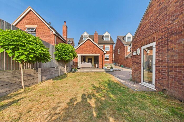 5 Bedroom House For Sale In Hamilton Road, Burton-On-Trent, DE15