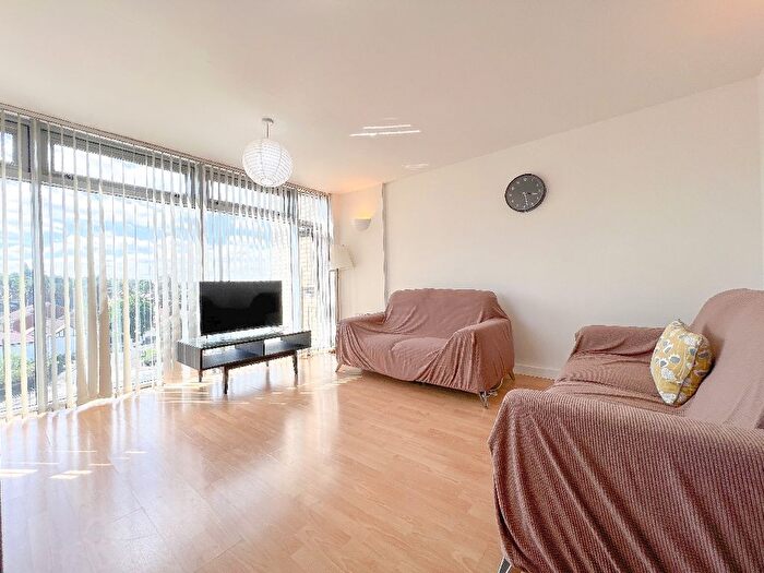1 Bedroom Flat To Rent In Roxborough Heights, Headstone Road, Harrow, HA1