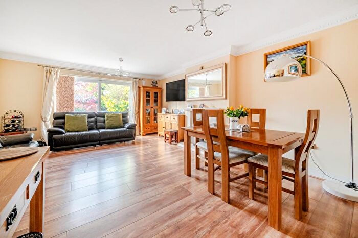 3 Bedroom Town House To Rent In Ascot, Berkshire, SL5