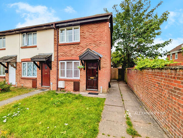 2 Bedroom End Of Terrace House To Rent In Roman Way, Bicester, OX26