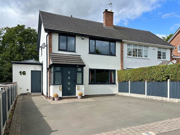 3 Bedroom Semi Detached House For Sale In The Green, Chaddesley Corbett, Kidderminster, DY10