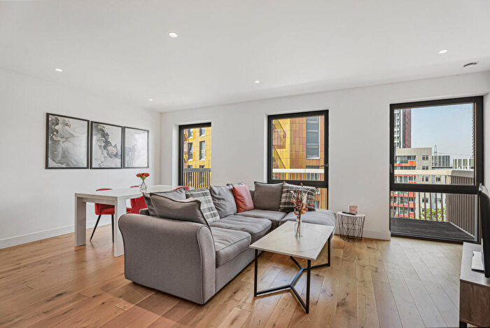 2 Bedroom Apartment For Sale In Bywell Place, London, E16