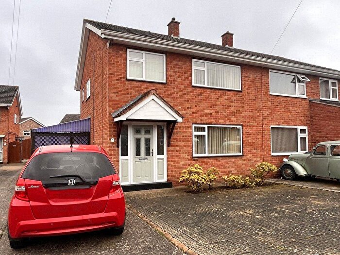 3 Bedroom Semi Detached House For Sale In Hordley Avenue, Heath Farm, Shrewsbury, Shropshire, SY1
