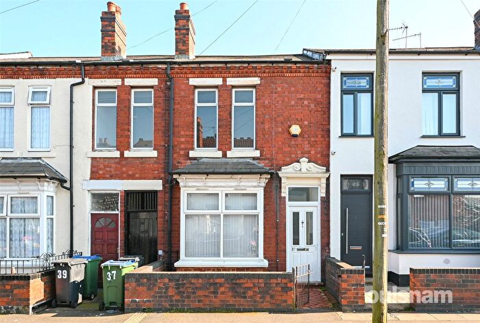 3 Bedroom Terraced House For Sale In Barker Street, Oldbury, West Midlands, B68