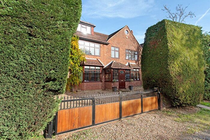 6 Bedroom Detached House To Rent In Hollybush Lane, Denham, UB9