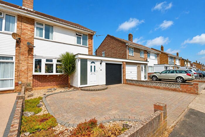 3 Bedroom Semi Detached House For Sale In Quintrel Avenue, Fareham, PO16