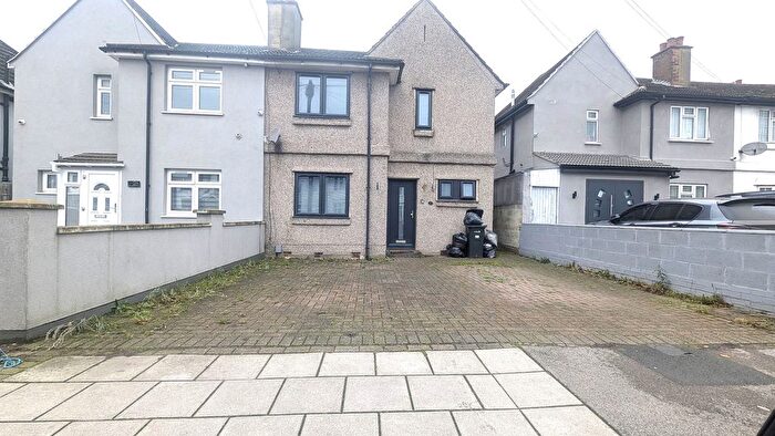 3 Bedroom Terraced House To Rent In Fencepiece Road, Ilford, IG6
