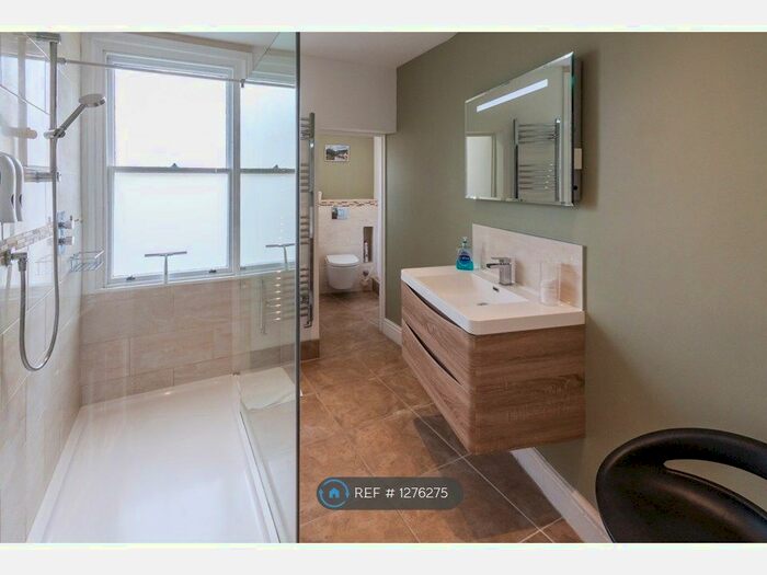 3 Bedroom Flat To Rent In Top Floor, Bath BA2