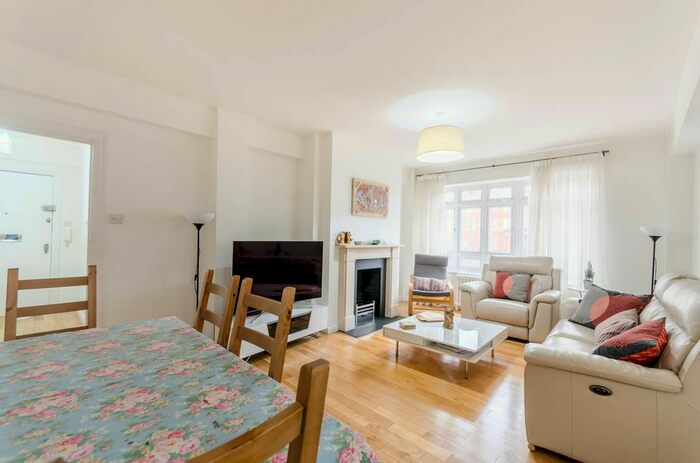 2 Bedroom Flat To Rent In Portsea Place, Hyde Park Estate, London, W2