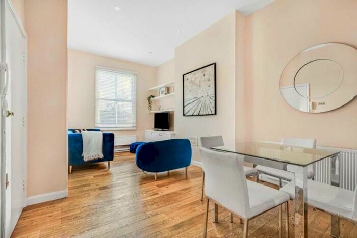 2 Bedroom Flat To Rent In Old Brompton Road, London, SW5