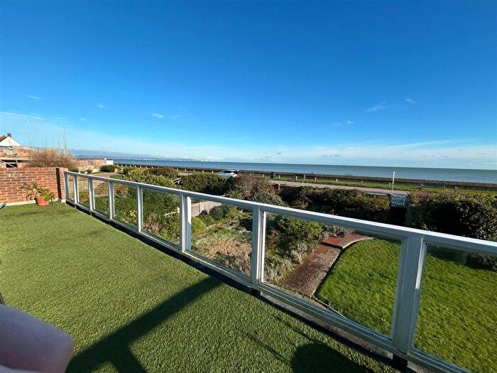 4 Bedroom Detached House For Sale In Coast Road, Littlestone, New Romney, Kent, TN28