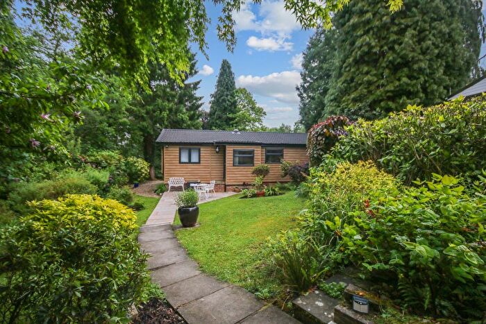 2 Bedroom Mobile/park Home For Sale In Blackbird Hill, Turners Hill, RH10