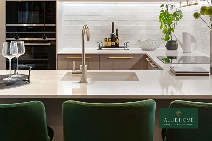 1 Bedroom Flat For Sale In Alexandra Gate, London, N8