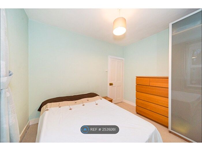 1 Bedroom Flat To Rent In Forest Road, Leytonstone, E11