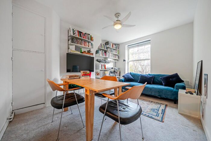 2 Bedroom Apartment For Sale In Tanners Hill, London, SE8
