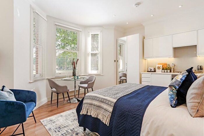 Studio To Rent In Vincent Square, London, SW1P