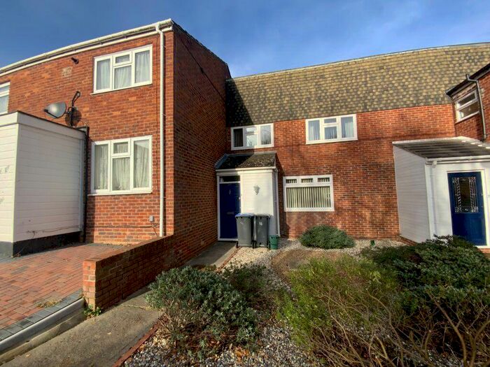 2 Bedroom Property To Rent In Woodcroft, Harlow, Essex, CM18