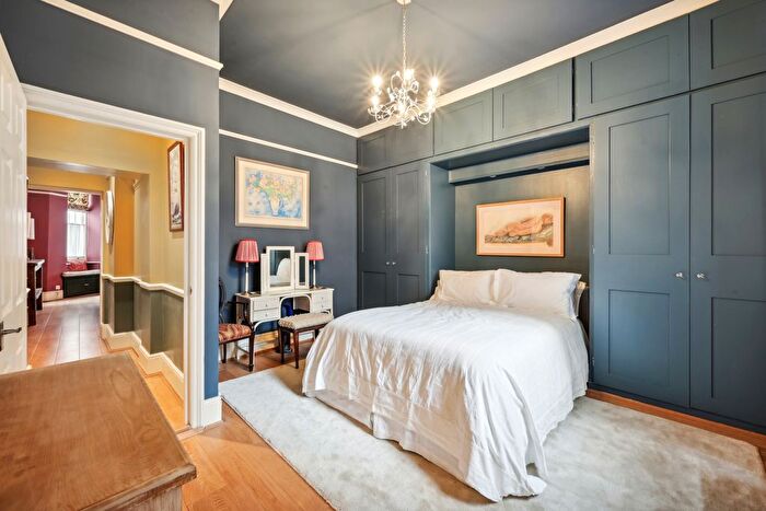 1 Bedroom Flat To Rent In Queensberry Place, South Kensington, SW7