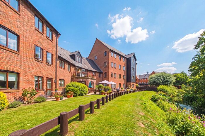 2 Bedroom Flat For Sale In Silk Lane, Twyford, Reading, Berkshire, RG10